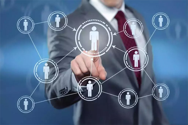 勞務(wù)派遣與勞務(wù)外包的區(qū)別有哪些？如何防范用工風(fēng)險？